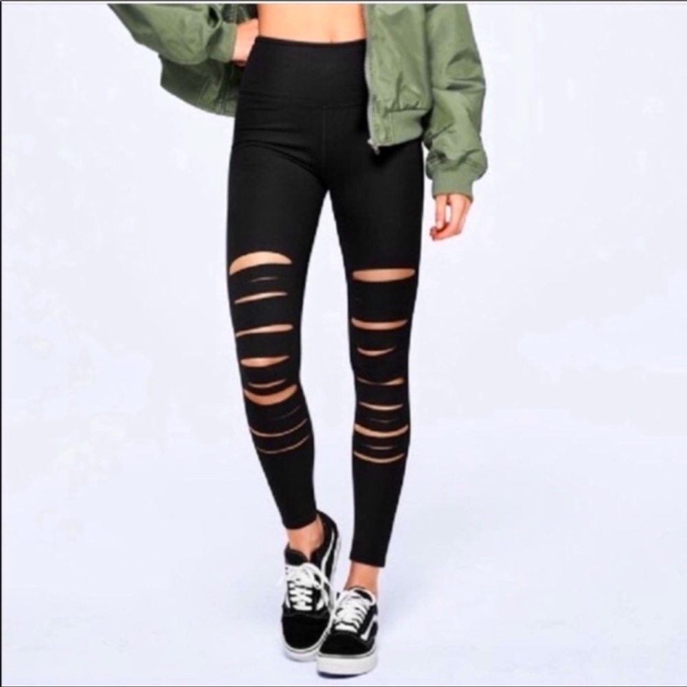 VS Pink Ultimate High Waist Slash Ripped Leggings Black size Medium